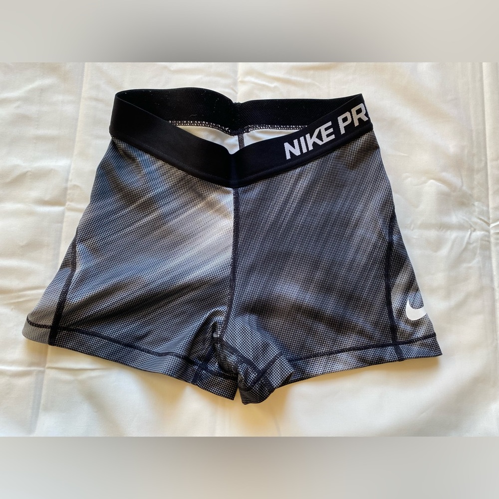 NIKE PRO 3-in Spandex (Size S)